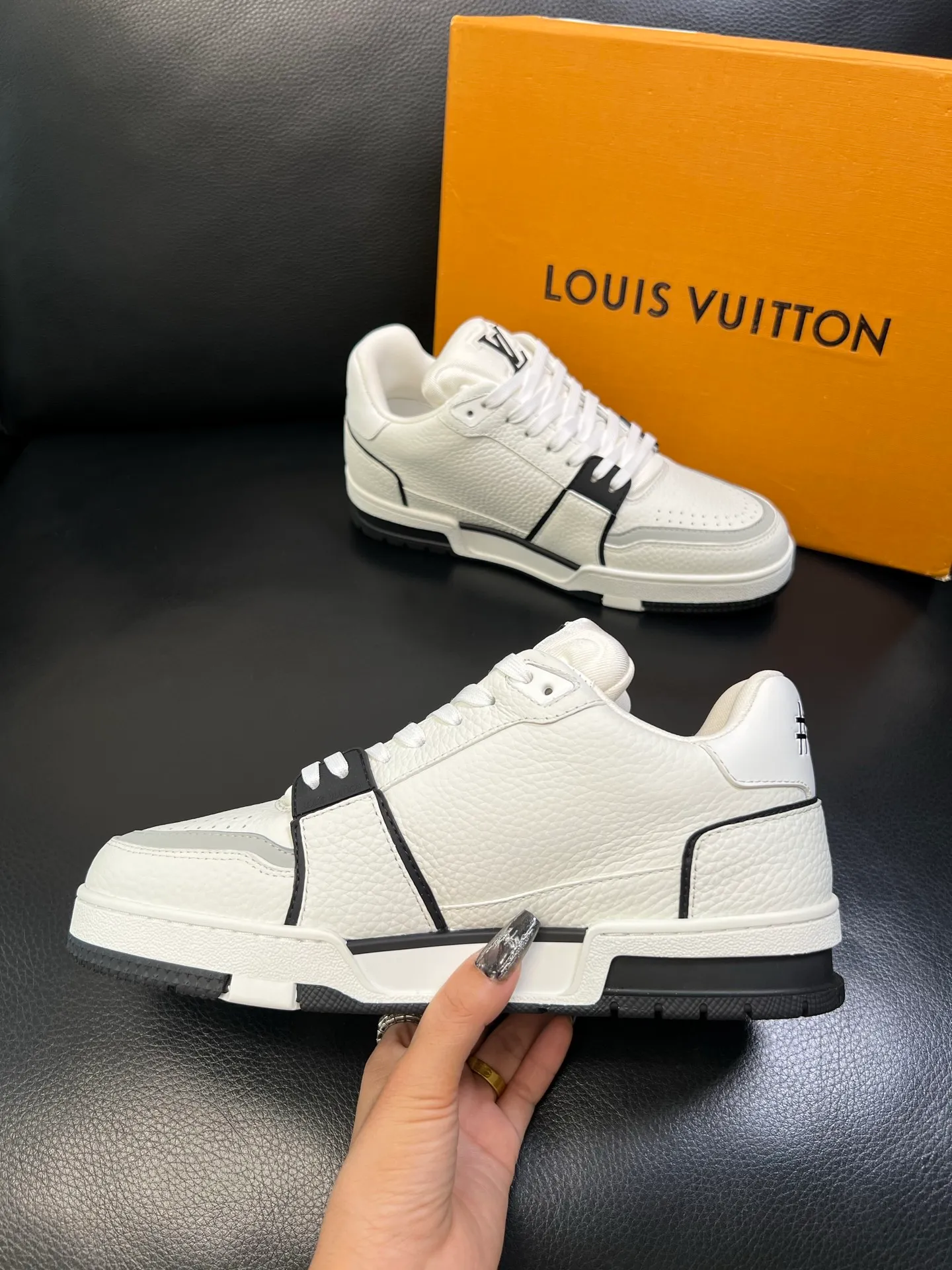 Men's shoes 💰900 Lv top purchasing agent Louis Vuitton, sports sneakers counter synchronization, uppers imported from Italy, high-quality splicing colorful complex crafts, imported mesh pads are soft and comfortable, soles: original soles specially provided by the original factory, T men's shoes 💰U exclusive movable molded soles super comfortable, original factory and single goods, high quality, welcome to compare, code number 39-44 (customized 38 45)